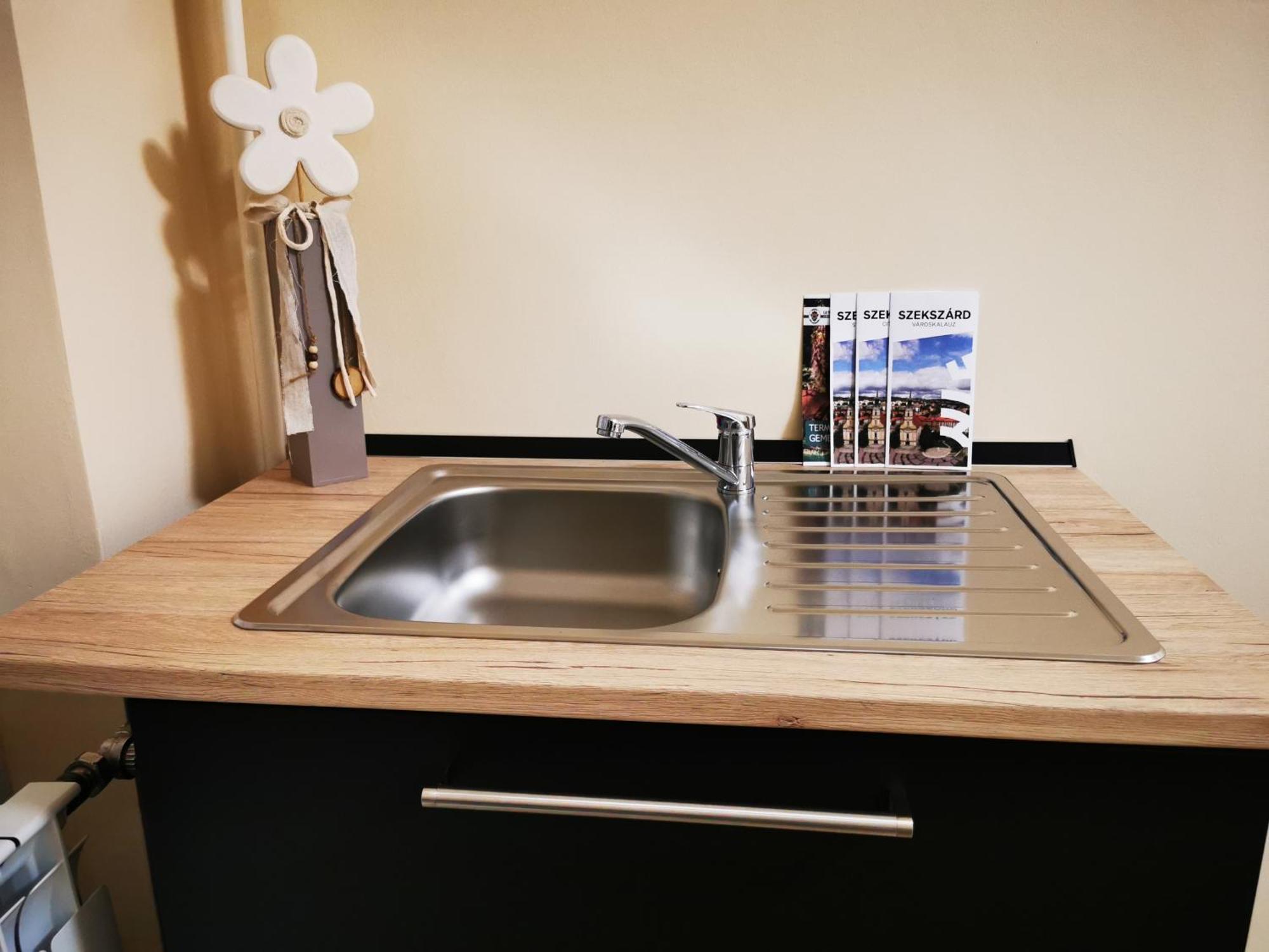 Central Park Apartman Szekszárd エクステリア 写真